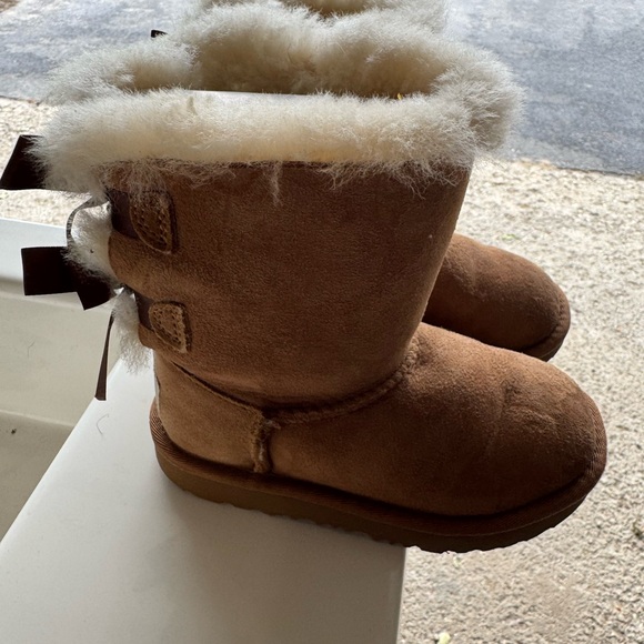 UGG Toddler Bailey Bow II - Picture 3 of 5